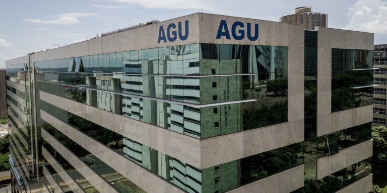 AGU pede suspensão imediata do afastamento de diretor-geral da PF