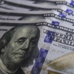 Dólar cai para R$ 5,17 e acumula recuo de 0,15% em setembro