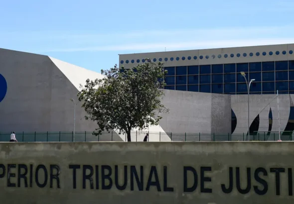 STJ suspende processos sobre aluguel de curta temporada em condomínios