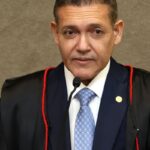 Kassio atende Flávio e suspende circulação de jornal de sindicato