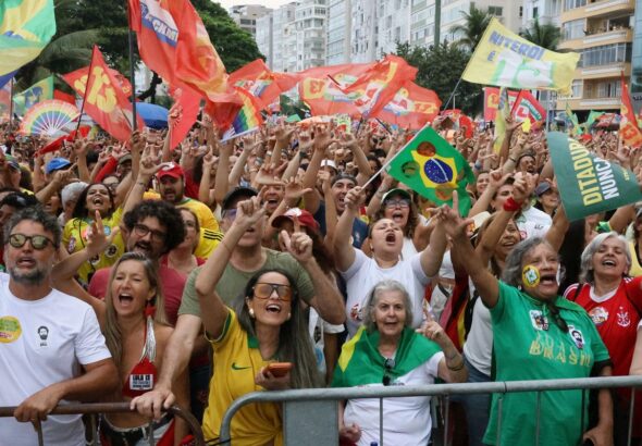 Ato em apoio à democracia e a Lula reúne milhares no Rio e Brasília