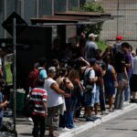 Motoristas de ônibus fazem paralisação na zona sul de São Paulo
