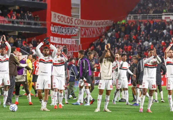 Sem chutar a gol na Argentina, Flamengo sobrevive na Libertadores