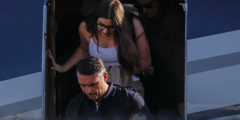 Flávio Bolsonaro chega aos Estados Unidos depois de fugir do Brasil