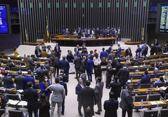 Representação de parlamentares negros segue baixa, diz pesquisadora