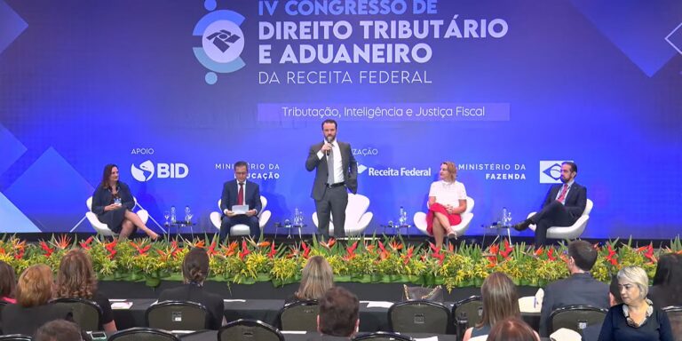 Durigan defende Receita como plataforma de inteligência do Estado