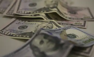 Dolar-Moeda estrangeira