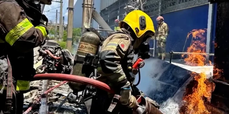 Piloto morre após queda de avião em pátio de manutenção do metrô de BH