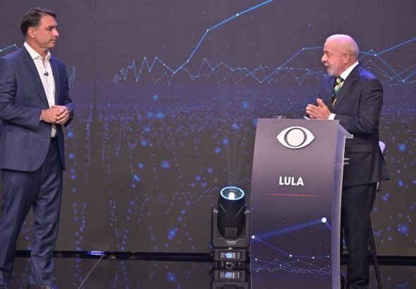Mendonça diz que Flávio e Lula podem divulgar sigilos